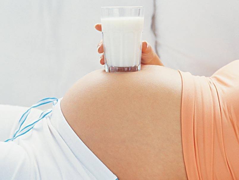 聪明孩子大脑发育慢 孕妇多喝牛奶可增幼儿体重