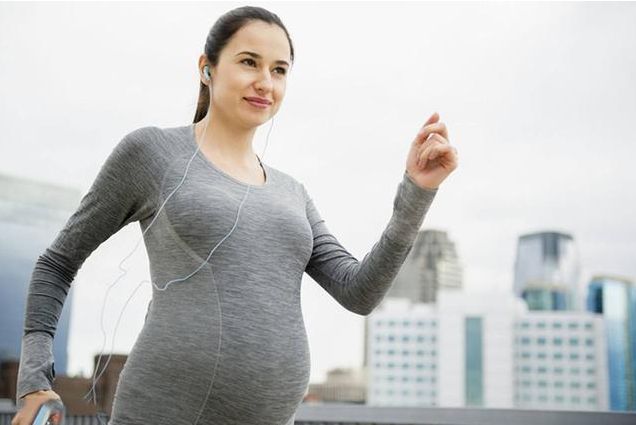 孕期什么时间不宜散步 孕妇什么时候不能出门